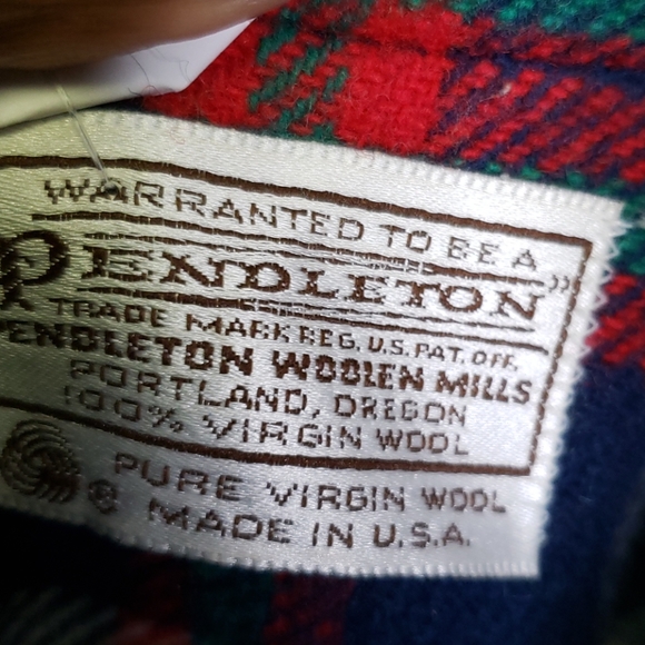 Plaid Pendleton Jacket perfect for the fall - Picture 6 of 7